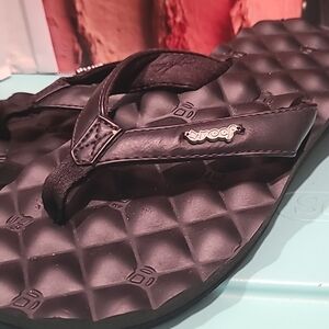 Reef Dream black flip flops